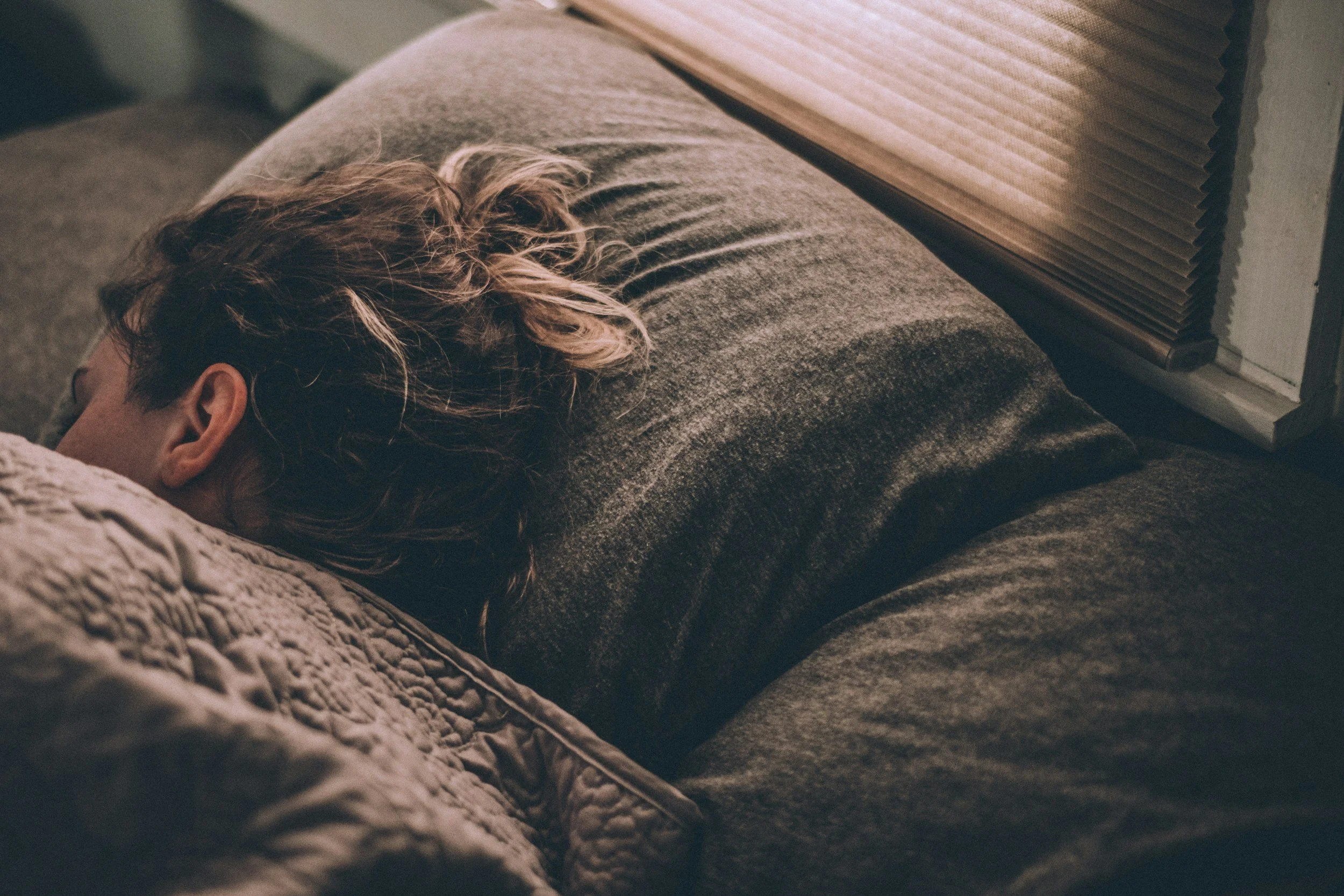 What Causes Low Blood Sugar at Night?